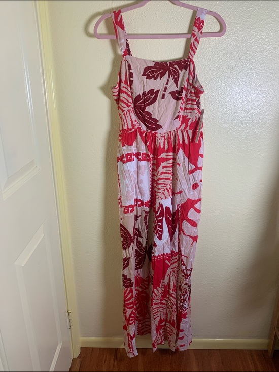 Luxology Pants - NWT Luxology Pink Red Tropical Print Jumpsuit, Size M